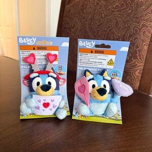 NEW 2026 Bluey Valentine's Palm Music Plush Hearts Hooray - Set of 2